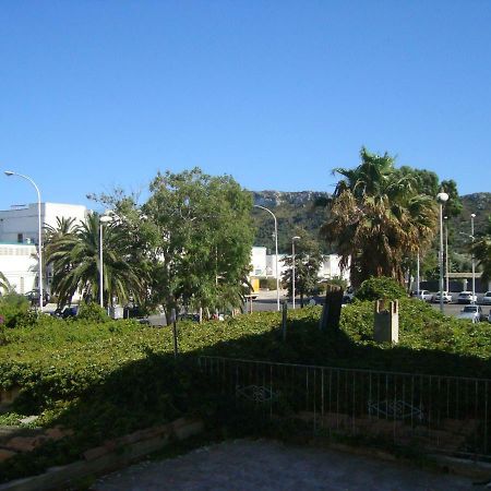 Appartamento Per 4 Persone Al Poetto Di Каляри Екстериор снимка
